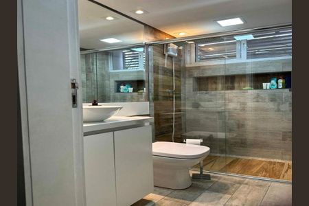 Casa à venda com 3 quartos, 240m² em Bosque da Saúde, São Paulo
