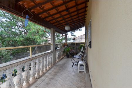 Casa à venda com 433m², 3 quartos e sem vaga Casa à venda com 433m², 3 quartos e sem vagaVaranda