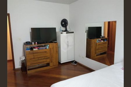 Casa à venda com 200m², 3 quartos e 3 vagas