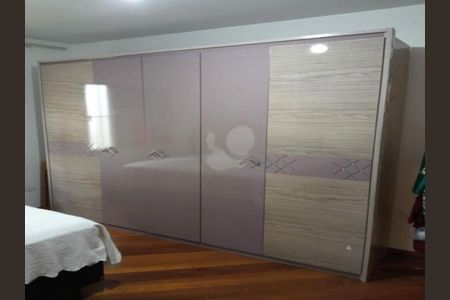 Casa à venda com 200m², 3 quartos e 3 vagas