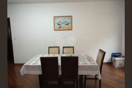 Casa à venda com 200m², 3 quartos e 3 vagas