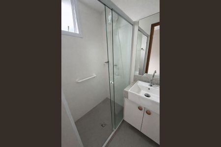 Banheiro de apartamento para alugar com 2 quartos, 68m² em Marapé, Santos