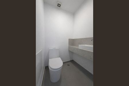 Banheiro de apartamento para alugar com 2 quartos, 68m² em Marapé, Santos