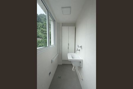 Apartamento para alugar com 68m², 2 quartos e 1 vagaÁrea de serviço