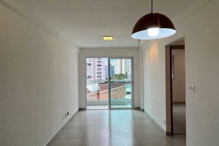 Sala de apartamento para alugar com 2 quartos, 68m² em Marapé, Santos