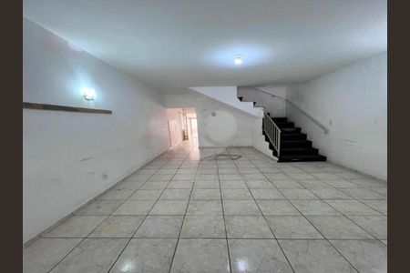 Casa à venda com 109m², 2 quartos e 2 vagas