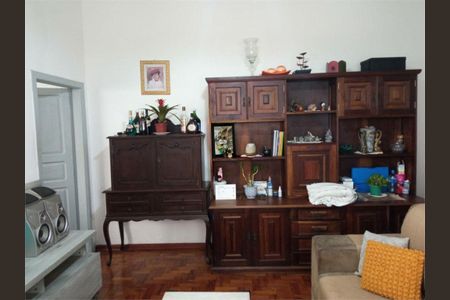 Casa à venda com 6 quartos, 243m² em Vila Ipojuca, São Paulo