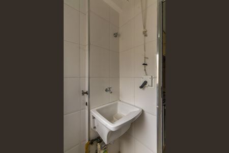 Apartamento para alugar com 57m², 3 quartos e sem vaga