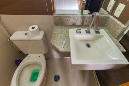 Apartamento para alugar com 57m², 3 quartos e sem vaga