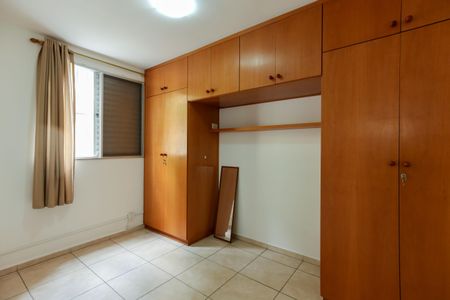 Quarto 1 de apartamento para alugar com 2 quartos, 52m² em Cidade dos Bandeirantes, São Paulo