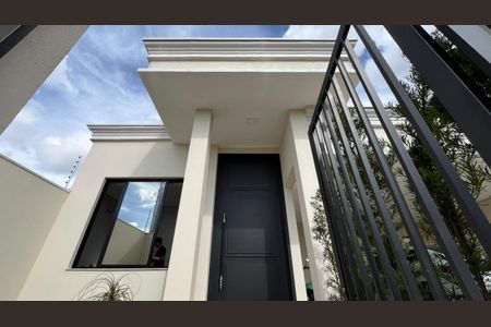Casa para alugar com 214m², 3 quartos e 3 vagasFachada
