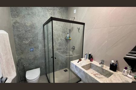 Casa para alugar com 214m², 3 quartos e 3 vagasBanheiro 1