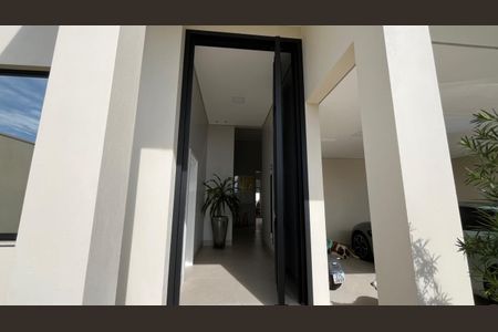 Casa para alugar com 214m², 3 quartos e 3 vagasFachada