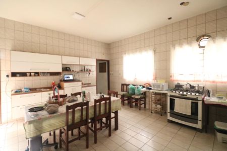 Casa à venda com 170m², 4 quartos e 3 vagasCozinha