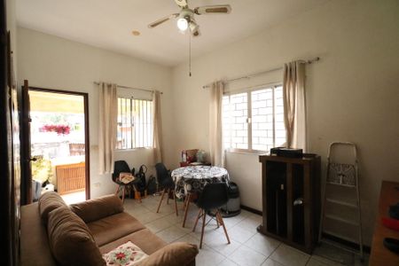 Sala de casa à venda com 4 quartos, 170m² em Balneário São Francisco, Diadema