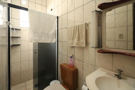 Casa à venda com 170m², 4 quartos e 3 vagasBanheiro da Suíte 2