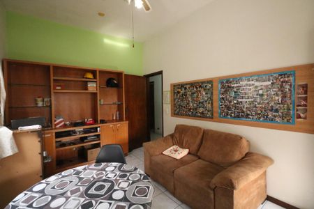 Casa à venda com 170m², 4 quartos e 3 vagasSala
