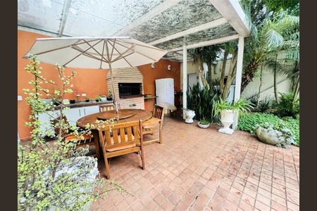 Casa de condomínio à venda com 238m², 4 quartos e 2 vagas