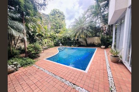 Casa de condomínio à venda com 238m², 4 quartos e 2 vagas