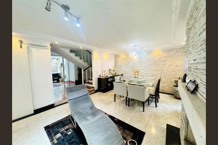 Casa de condomínio à venda com 238m², 4 quartos e 2 vagas