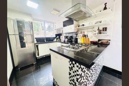 Casa de condomínio à venda com 238m², 4 quartos e 2 vagas