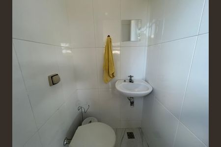 Casa à venda com 210m², 3 quartos e sem vagaLavabo