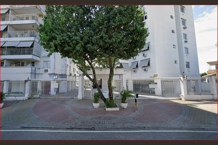 Apartamento à venda com 143m², 3 quartos e 2 vagas Apartamento à venda com 143m², 3 quartos e 2 vagasFachada e portaria