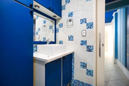 Apartamento à venda com 104m², 2 quartos e sem vagaBanheiro 