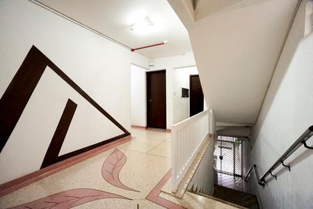 Apartamento à venda com 104m², 2 quartos e sem vagaHall da escada