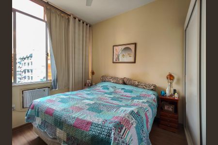 Apartamento à venda com 94m², 2 quartos e 1 vagaQuarto