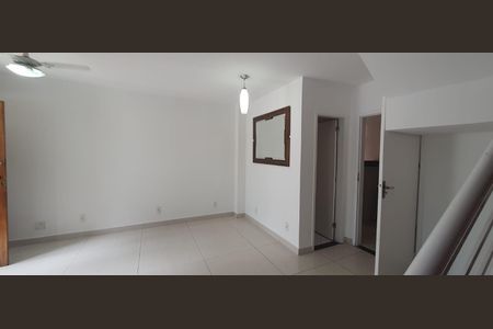 Casa de Condomínio para alugar com 3 quartos, 120m² em Jacarepaguá, Rio de Janeiro