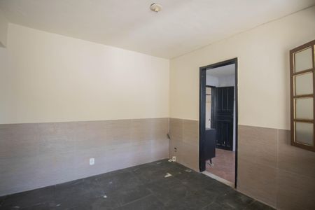 Sala de casa para alugar com 2 quartos, 70m² em Tenente Jardim, São Gonçalo