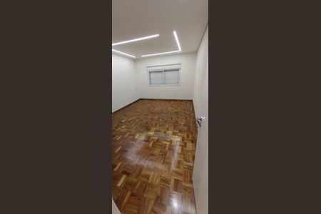 Casa à venda com 197m², 3 quartos e 2 vagasQuarto