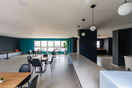 Apartamento à venda com 56m², 2 quartos e 1 vaga Apartamento à venda com 56m², 2 quartos e 1 vagaÁrea comum - Salão de festas