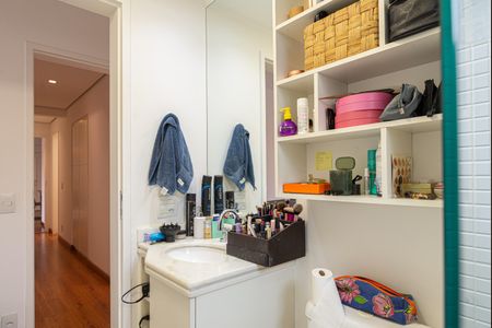 Apartamento à venda com 139m², 2 quartos e 2 vagas Apartamento à venda com 139m², 2 quartos e 2 vagasBanheiro da Suíte 2