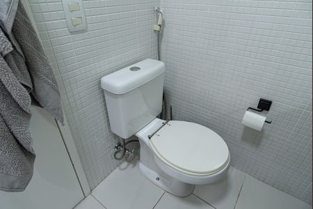 Apartamento à venda com 139m², 2 quartos e 2 vagas Apartamento à venda com 139m², 2 quartos e 2 vagasBanheiro da Suíte 1