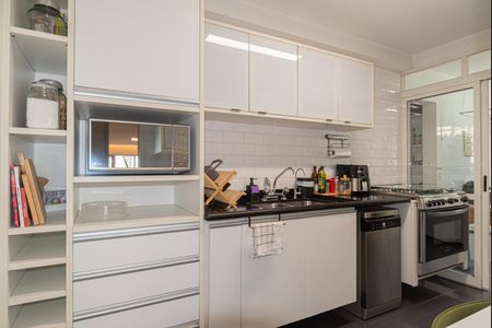 Apartamento à venda com 139m², 2 quartos e 2 vagas Apartamento à venda com 139m², 2 quartos e 2 vagasCozinha