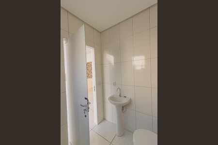 Casa à venda com 100m², 3 quartos e 2 vagas Casa à venda com 100m², 3 quartos e 2 vagasBanheiro Social