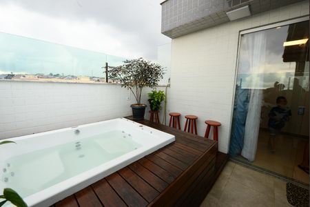 Apartamento à venda com 100m², 2 quartos e 1 vaga