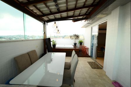 Apartamento à venda com 100m², 2 quartos e 1 vaga