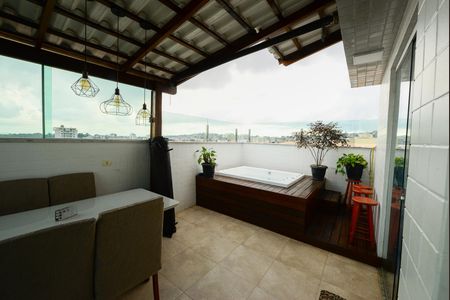 Apartamento à venda com 100m², 2 quartos e 1 vaga