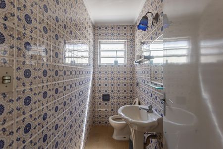 Casa à venda com 196m², 3 quartos e 2 vagasLavabo
