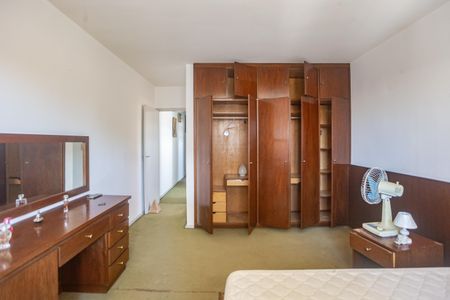 Casa à venda com 196m², 3 quartos e 2 vagasSuíte