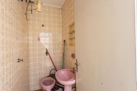 Casa à venda com 196m², 3 quartos e 2 vagasBanheiro de serviço