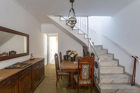 Casa à venda com 196m², 3 quartos e 2 vagasSala