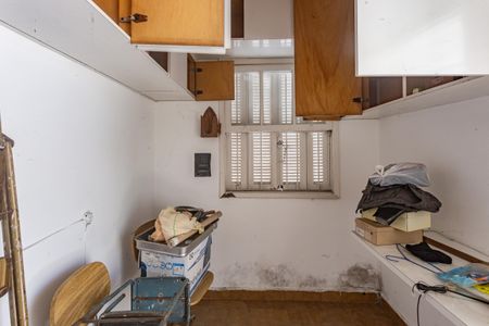Casa à venda com 196m², 3 quartos e 2 vagasQuarto de Serviço