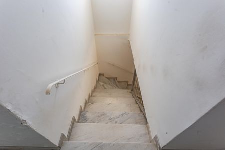 Casa à venda com 196m², 3 quartos e 2 vagasEscada