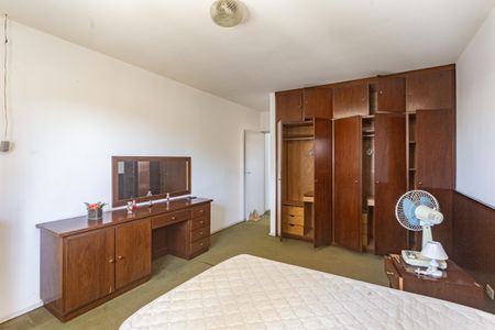 Casa à venda com 196m², 3 quartos e 2 vagasSuíte