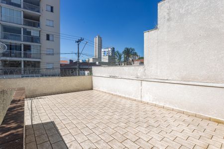 Casa à venda com 196m², 3 quartos e 2 vagasVaranda