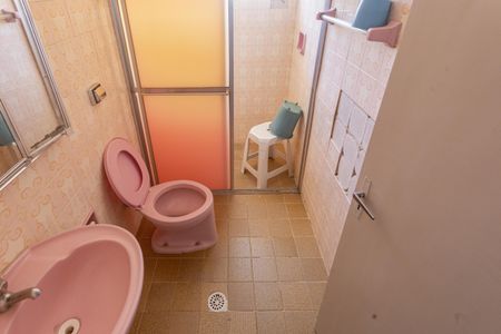 Casa à venda com 196m², 3 quartos e 2 vagasBanheiro da Suíte